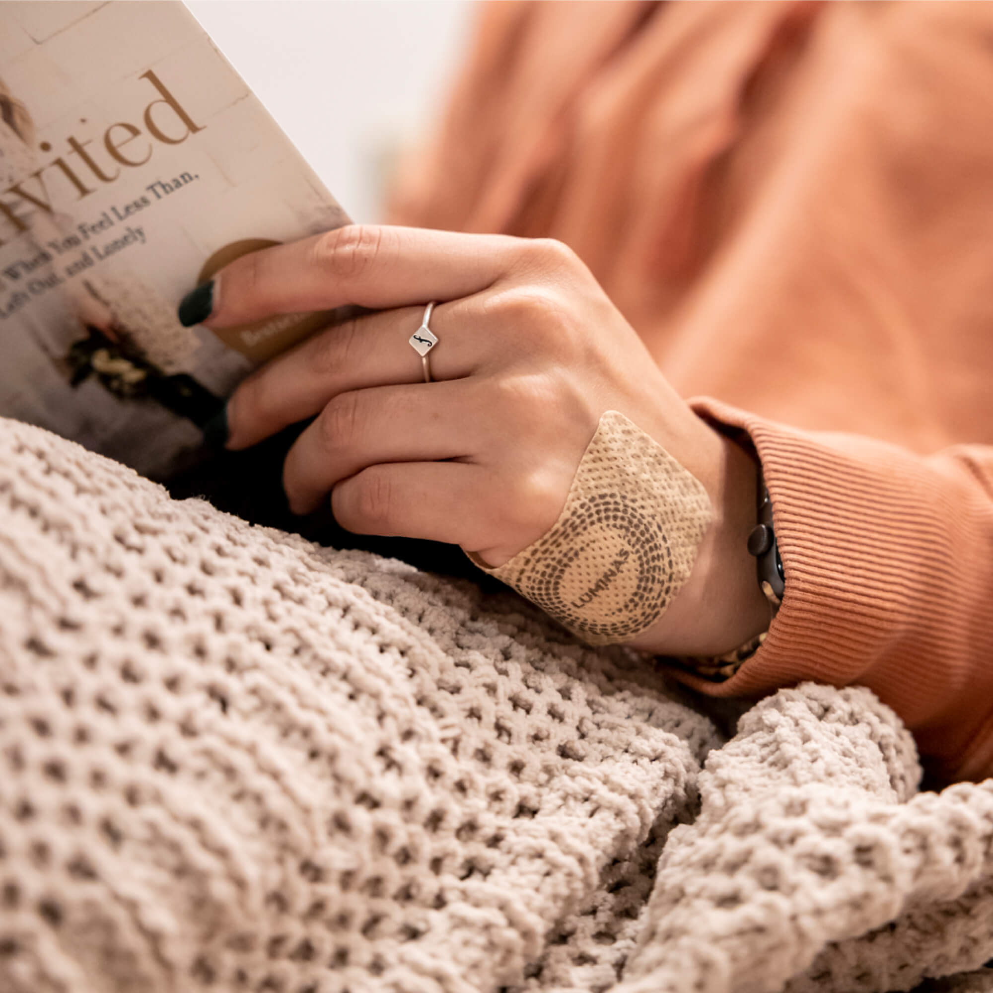 Pain Relief Tan Patches Image 4